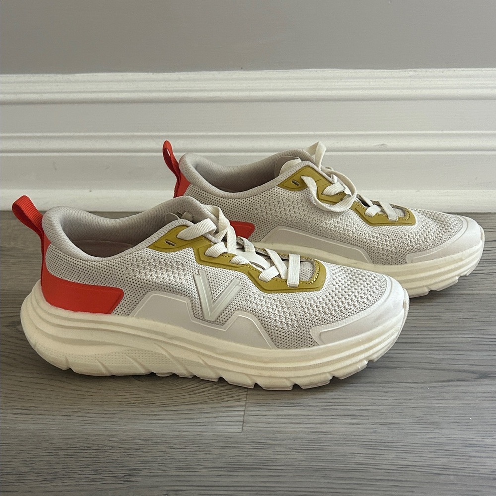 Vionic Walk Max Women’s Lace Up Comfort Sneaker Cream Size 6.5